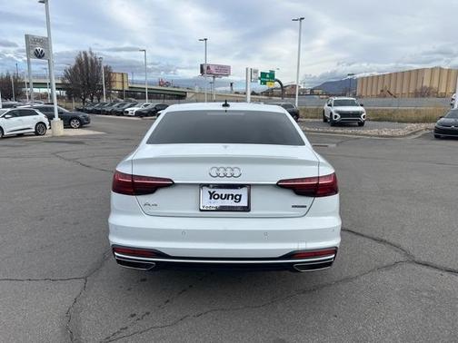 2023 Audi A4 45 S line quattro Premium