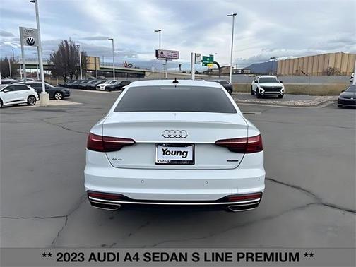 2023 Audi A4 45 S line quattro Premium