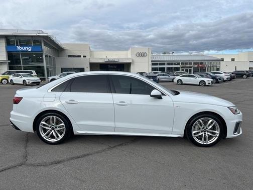 2023 Audi A4 45 S line quattro Premium