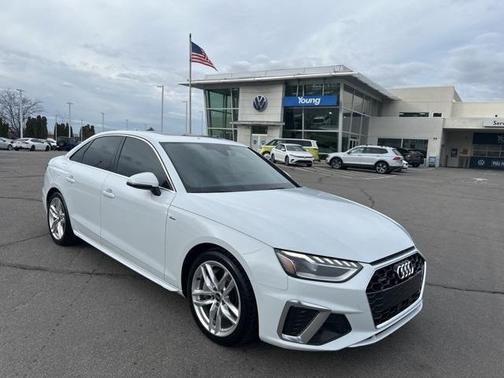 2023 Audi A4 45 S line quattro Premium