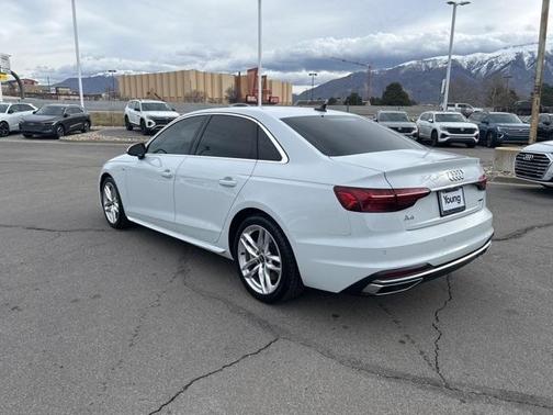 2023 Audi A4 45 S line quattro Premium