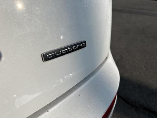 2022 Audi Q5 45 S line quattro Premium