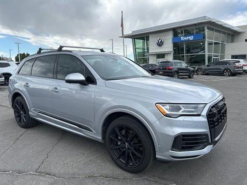 2022 Audi Q7 55 Premium Plus