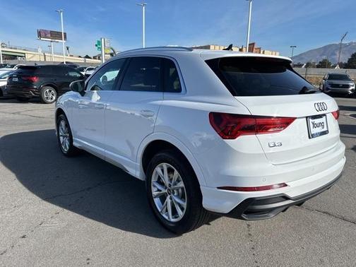2024 Audi Q3 45 S line Premium