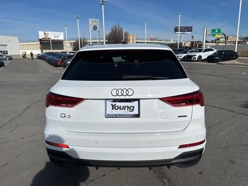 2024 Audi Q3 45 S line Premium