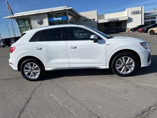 2024 Audi Q3 45 S line Premium