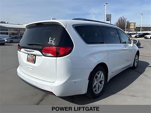 2018 Chrysler Pacifica Touring-L