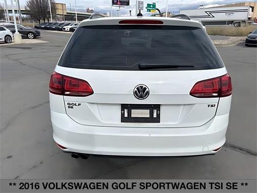 2016 Volkswagen Golf SportWagen TSI SE 4-Door