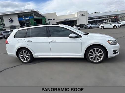 2016 Volkswagen Golf SportWagen TSI SE 4-Door