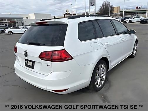 2016 Volkswagen Golf SportWagen TSI SE 4-Door