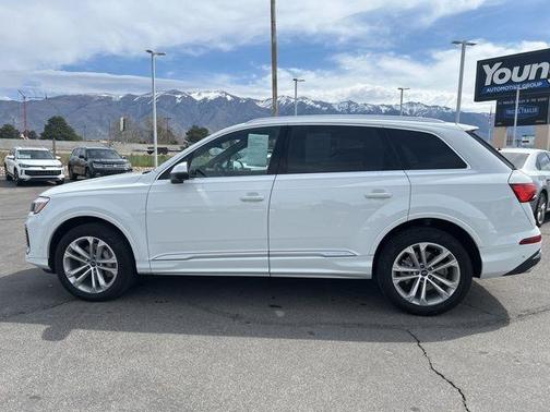 Carrara White 2025 Audi Q7 55 Premium Plus