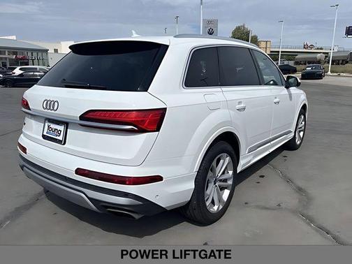 Carrara White 2025 Audi Q7 55 Premium Plus
