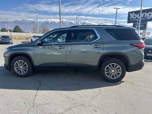 2023 Chevrolet Traverse LT Leather