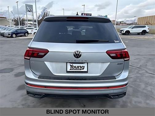 2024 Volkswagen Tiguan 2.0T SE R-Line Black