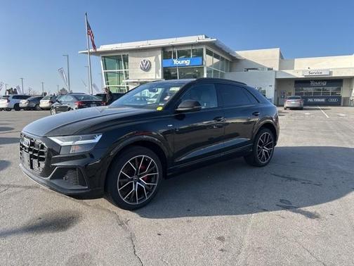 2022 Audi Q8 55 Premium Plus