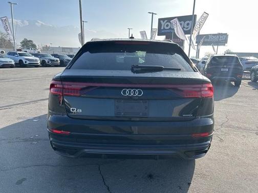 2022 Audi Q8 55 Premium Plus