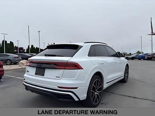 Glacier White Metallic 2023 Audi Q8 55 Premium Plus