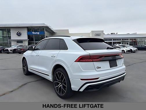 Glacier White Metallic 2023 Audi Q8 55 Premium Plus