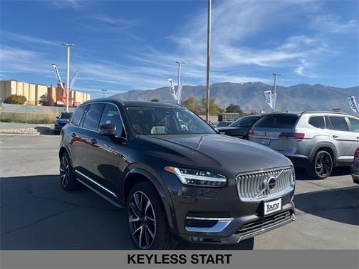 2024 Volvo XC90 B5 Plus Bright Theme