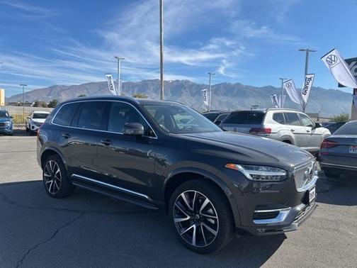 2024 Volvo XC90 B5 Plus Bright Theme