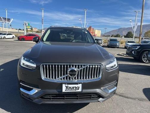 2024 Volvo XC90 B5 Plus Bright Theme