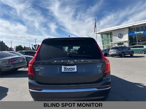 2024 Volvo XC90 B5 Plus Bright Theme
