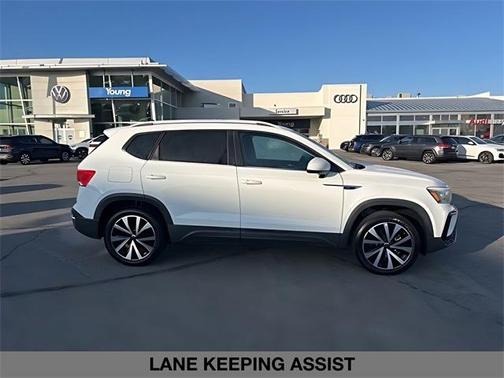 2023 Volkswagen Taos 1.5T SE