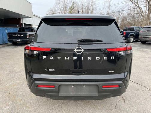 2025 Nissan Pathfinder S 4WD