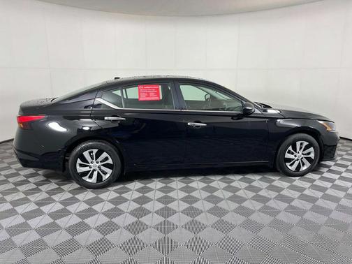 2025 Nissan Altima S FWD