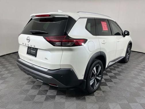 2022 Nissan Rogue SL