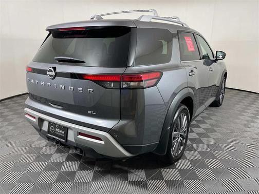 2024 Nissan Pathfinder SL FWD