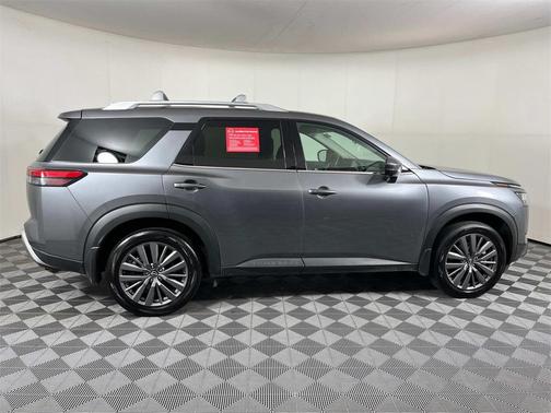 2024 Nissan Pathfinder SL FWD