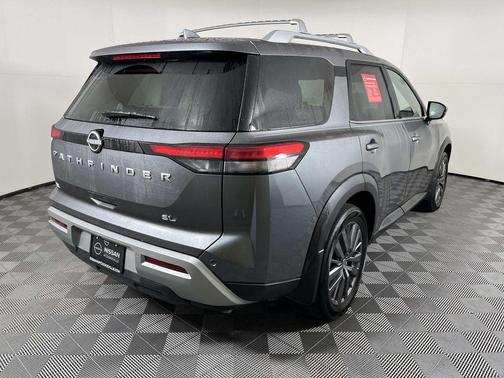 2024 Nissan Pathfinder SL FWD