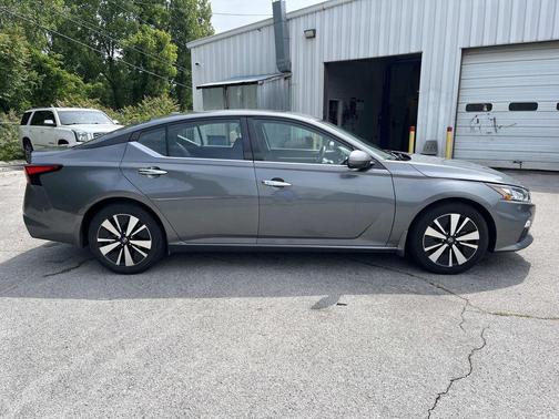 Gun Metallic 2021 Nissan Altima 2.5 SV