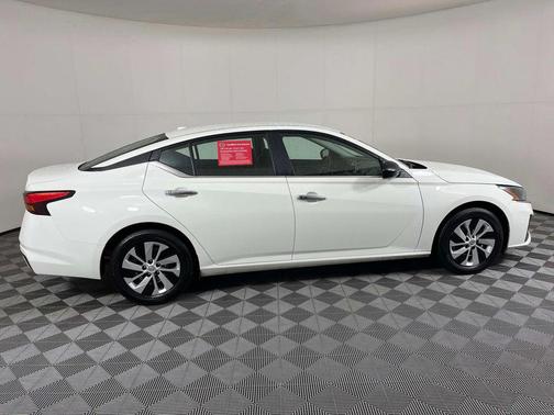 2025 Nissan Altima S FWD