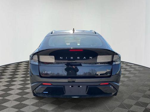 2026 Nissan Leaf PLATINUM+