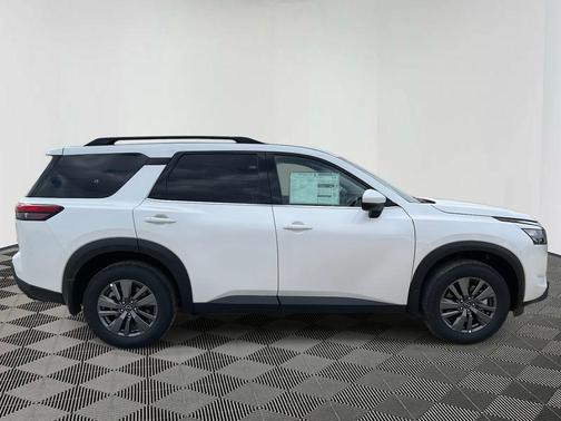2025 Nissan Pathfinder SV FWD
