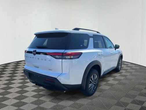 2025 Nissan Pathfinder SV 4WD