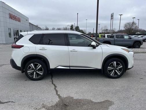 2022 Nissan Rogue SL