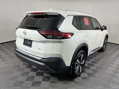 2022 Nissan Rogue SL
