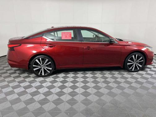 2020 Nissan Altima SR FWD