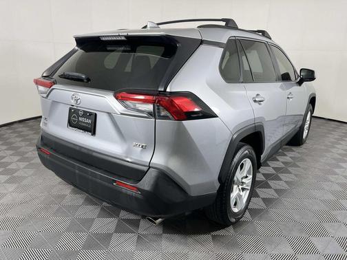 Silver Sky Metallic 2019 Toyota RAV4 XLE
