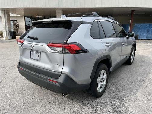 Silver Sky Metallic 2019 Toyota RAV4 XLE