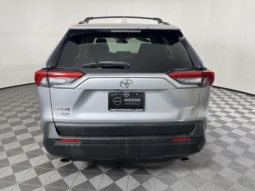 Silver Sky Metallic 2019 Toyota RAV4 XLE
