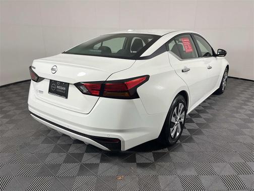 2025 Nissan Altima S FWD