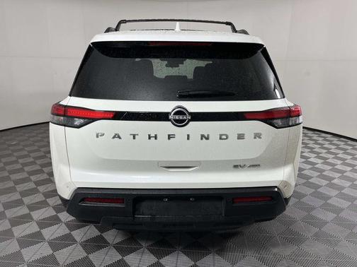 2024 Nissan Pathfinder SV 4WD