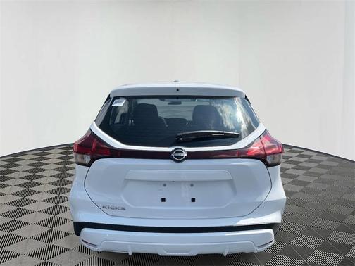 2025 Nissan Kicks S