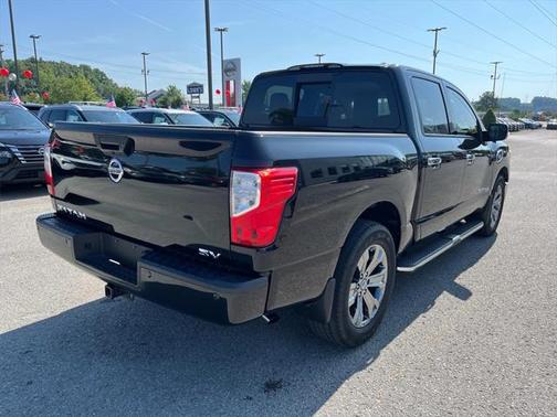 2017 Nissan Titan SV