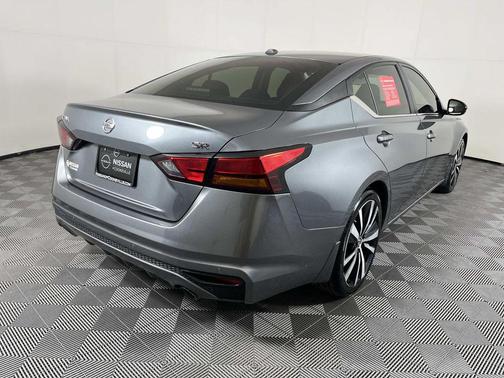 2020 Nissan Altima SR FWD