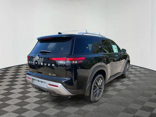 2025 Nissan Pathfinder SL 4WD